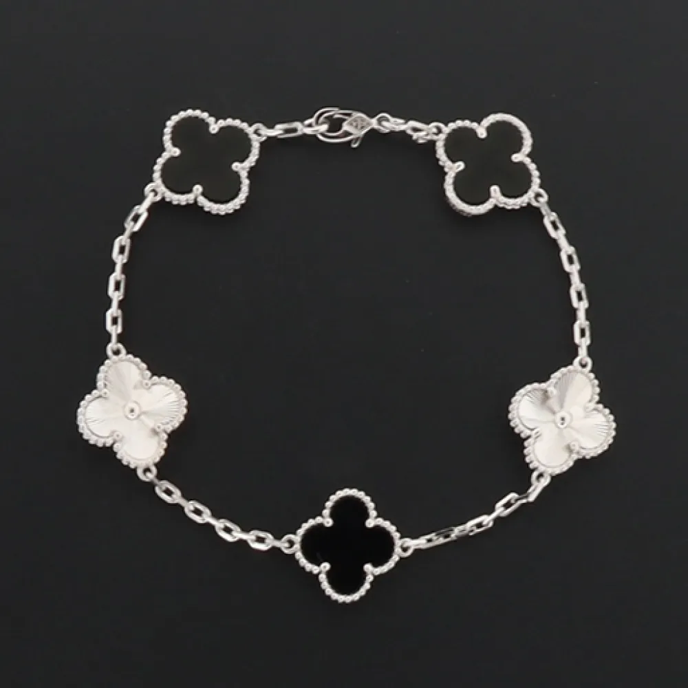 Top Quality Van Cleef & Arpels Five-flowered Panda Bracelet