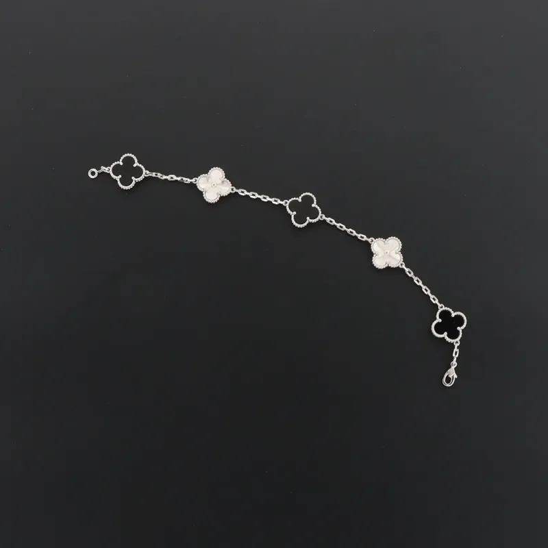 Top Quality Van Cleef & Arpels Five-flowered Panda Bracelet