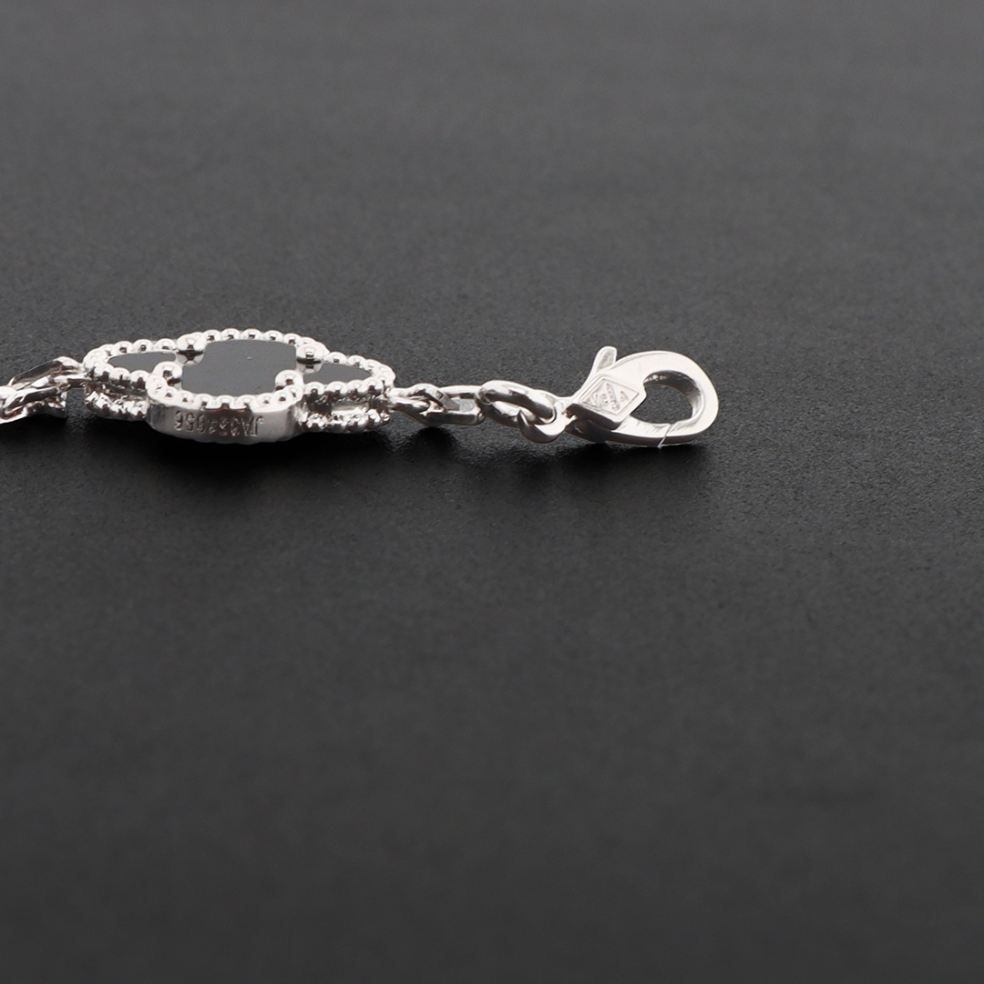 Top Quality Van Cleef & Arpels Five-flowered Panda Bracelet