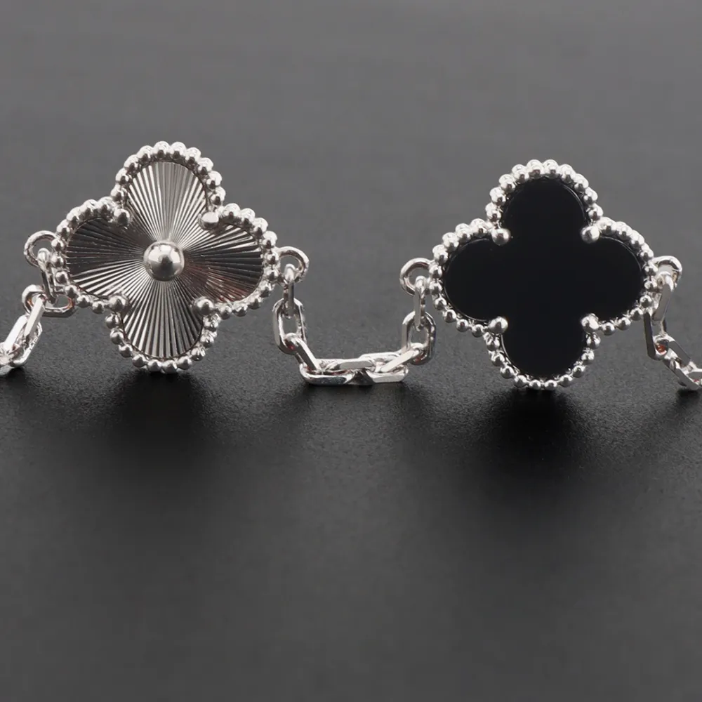 Top Quality Van Cleef & Arpels Five-flowered Panda Bracelet