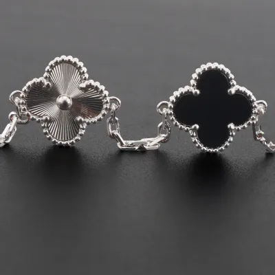 Top Quality Van Cleef & Arpels Five-flowered Panda Bracelet 02