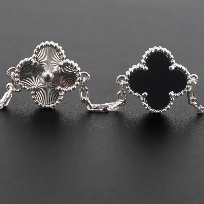 Top Quality Van Cleef & Arpels Five-flowered Panda Bracelet