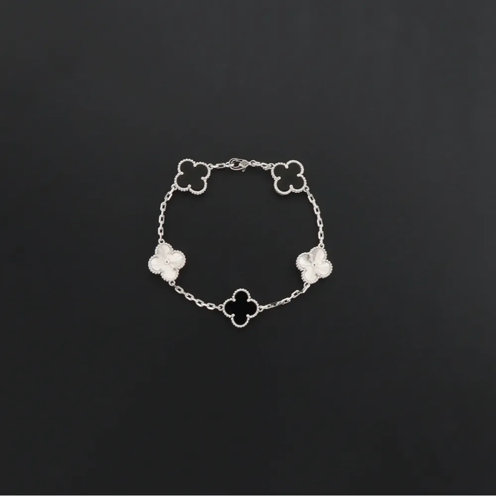 Top Quality Van Cleef & Arpels Five-flowered Panda Bracelet