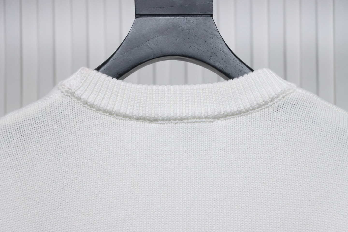     AMI PARIS Heart Embroidered Crew Neck Sweater