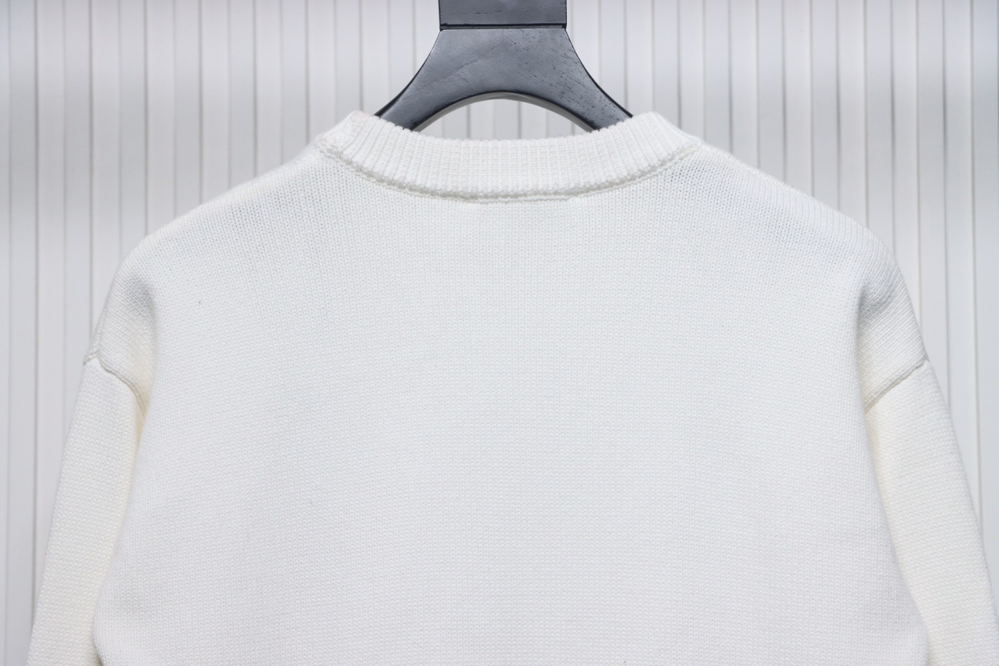     AMI PARIS Heart Embroidered Crew Neck Sweater