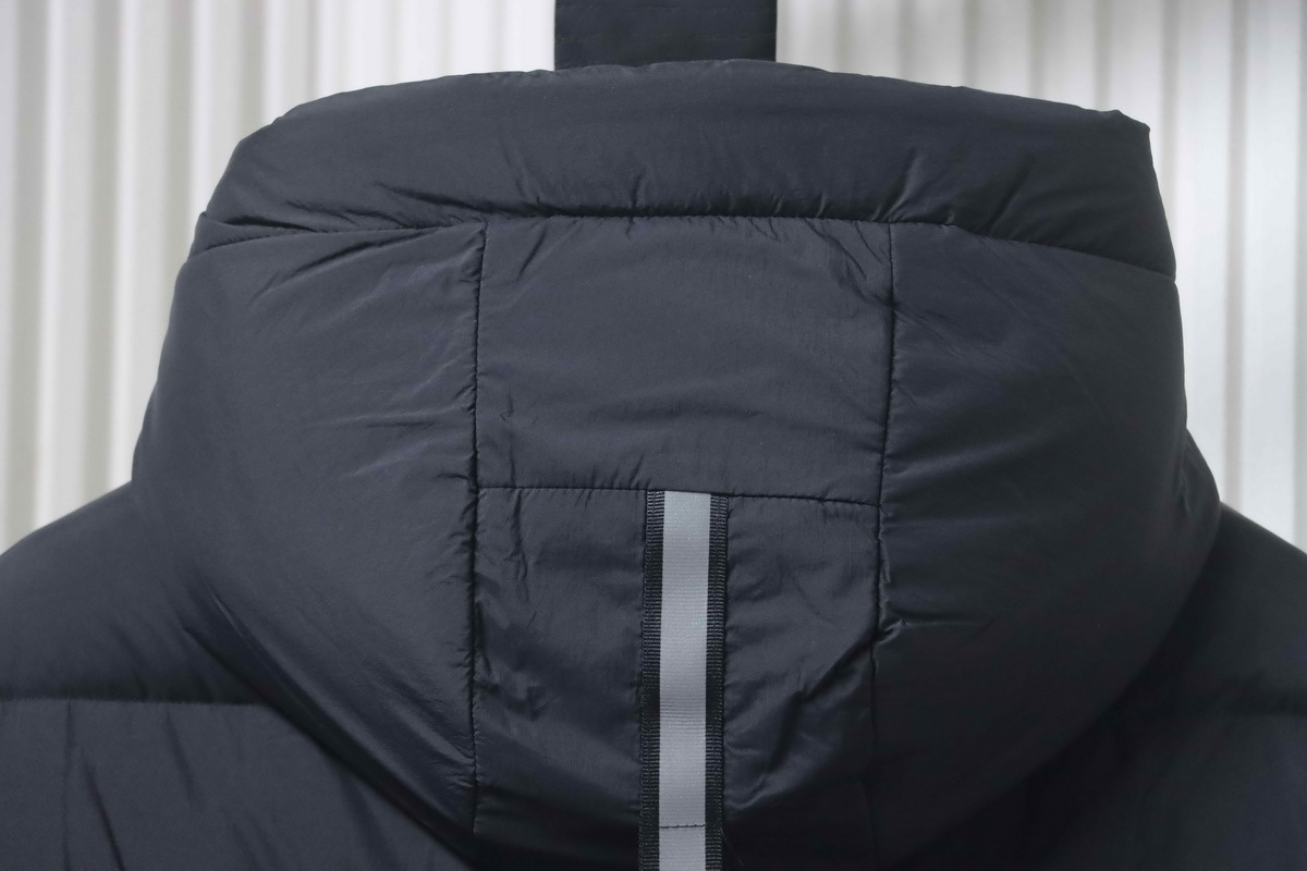 Top Quality     Big Goose Short Down Jacket Black