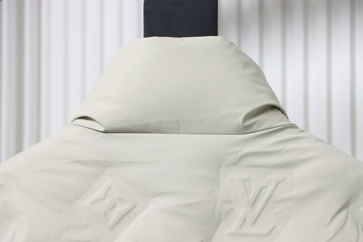 Top Quality     Louis Vuitton Embossed Zip Down Jacket White