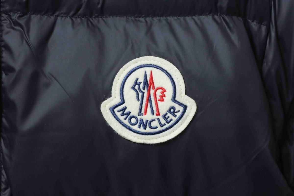     Moncler Micro Logo Patch Zipper Stand Collar Down Jacket Black