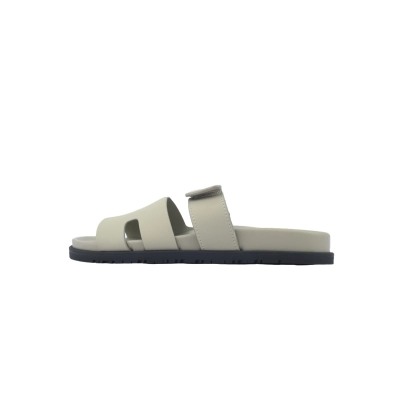    Pkgod Hermes Chypre Series Calfskin Sandals in Khaki (Leather) 01