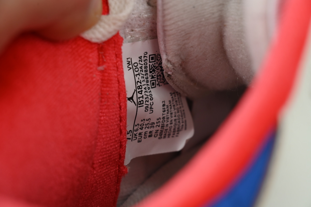     Jordan 3 Retro Seoul 2.0 IB1482-100