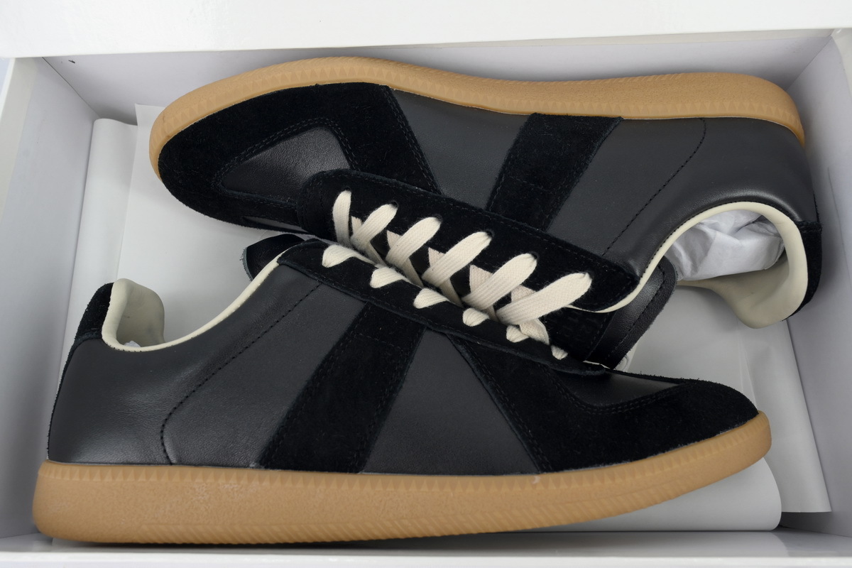    Maison Margiela Replica low-top leather sneakers