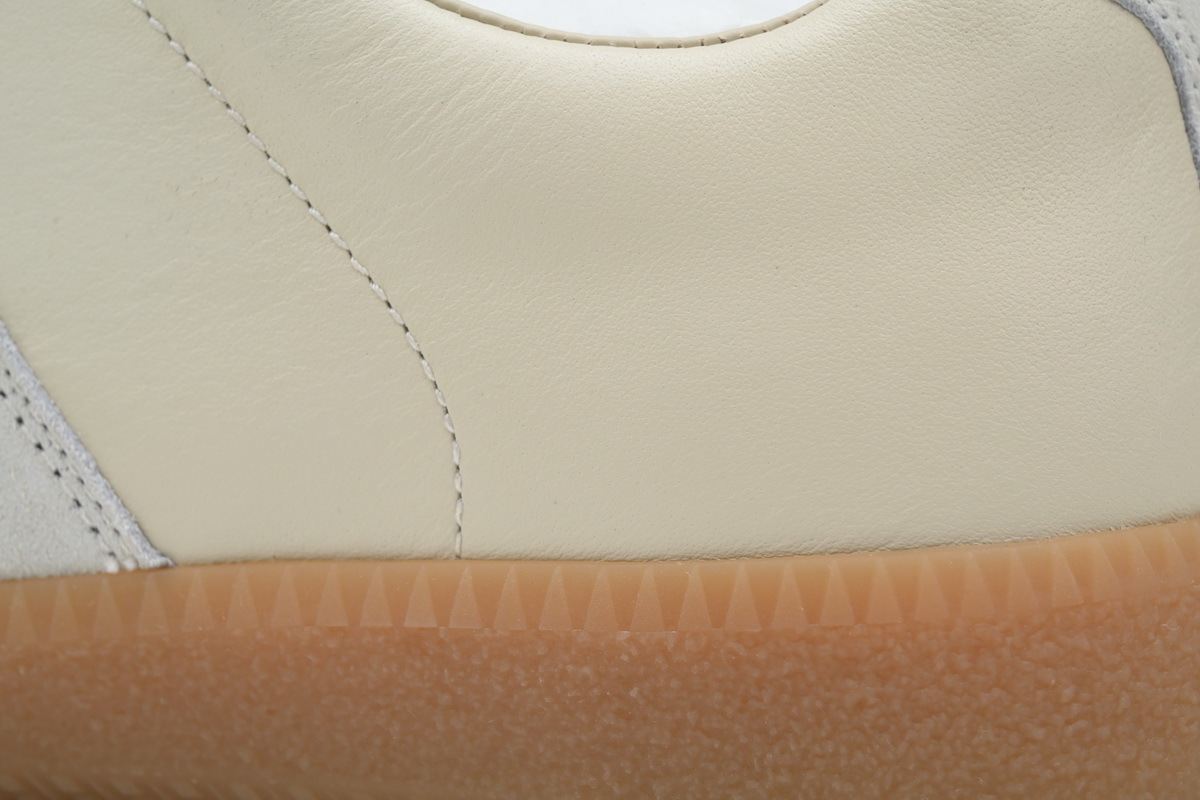    Maison Margiela Replica Beige
