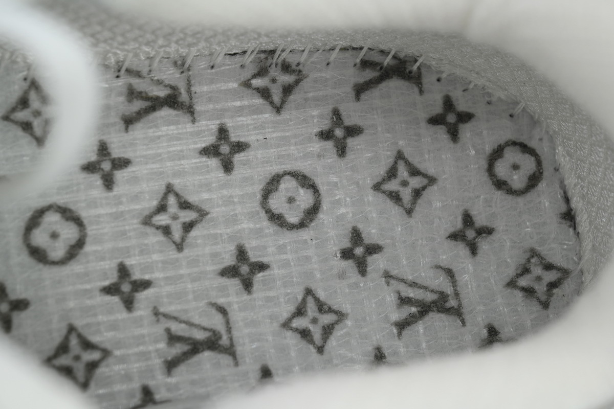    Louis Vuitton LV Runner Tatic White