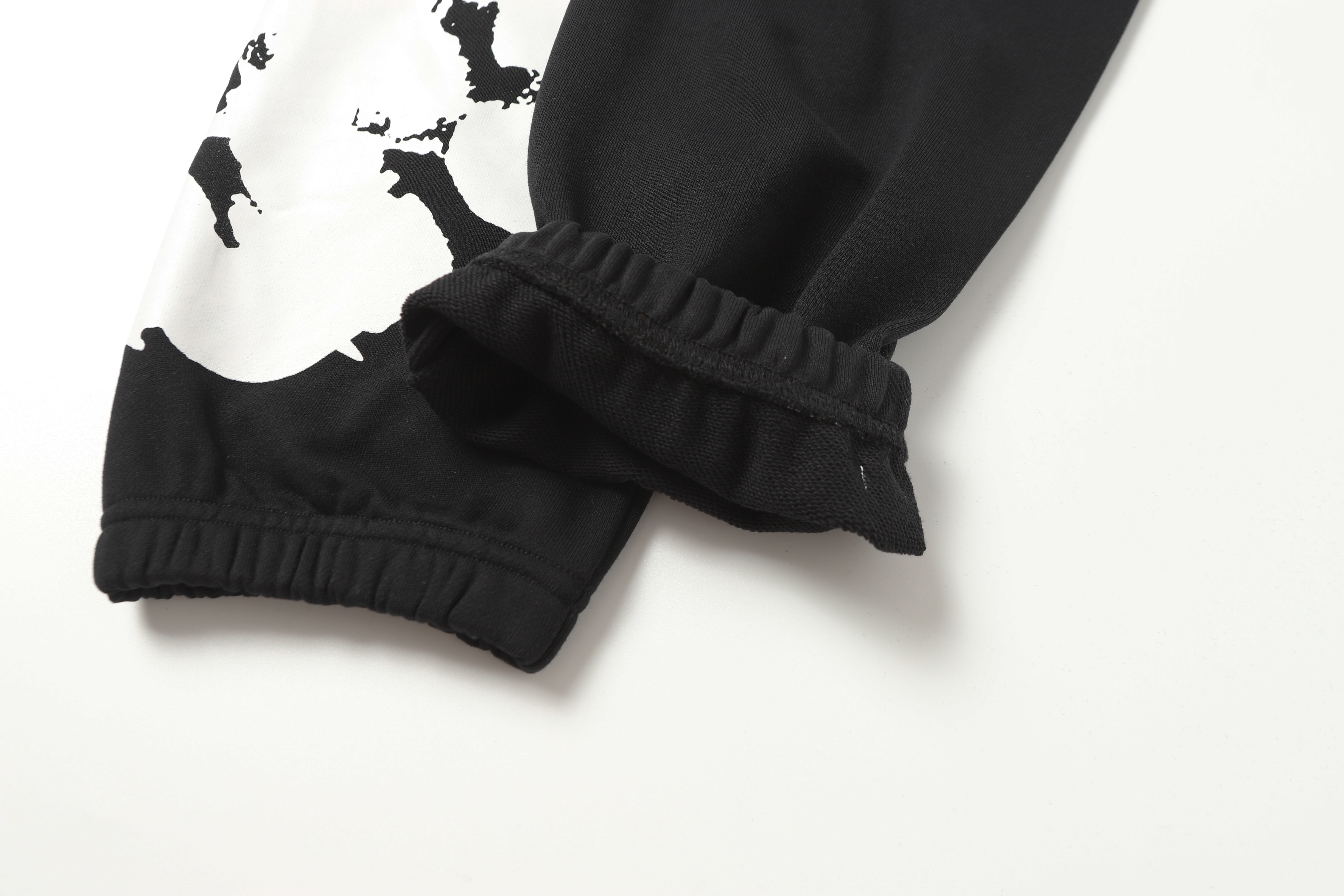 Top Quality     Denim Tears Big Cotton Wreath Sweatpants Black