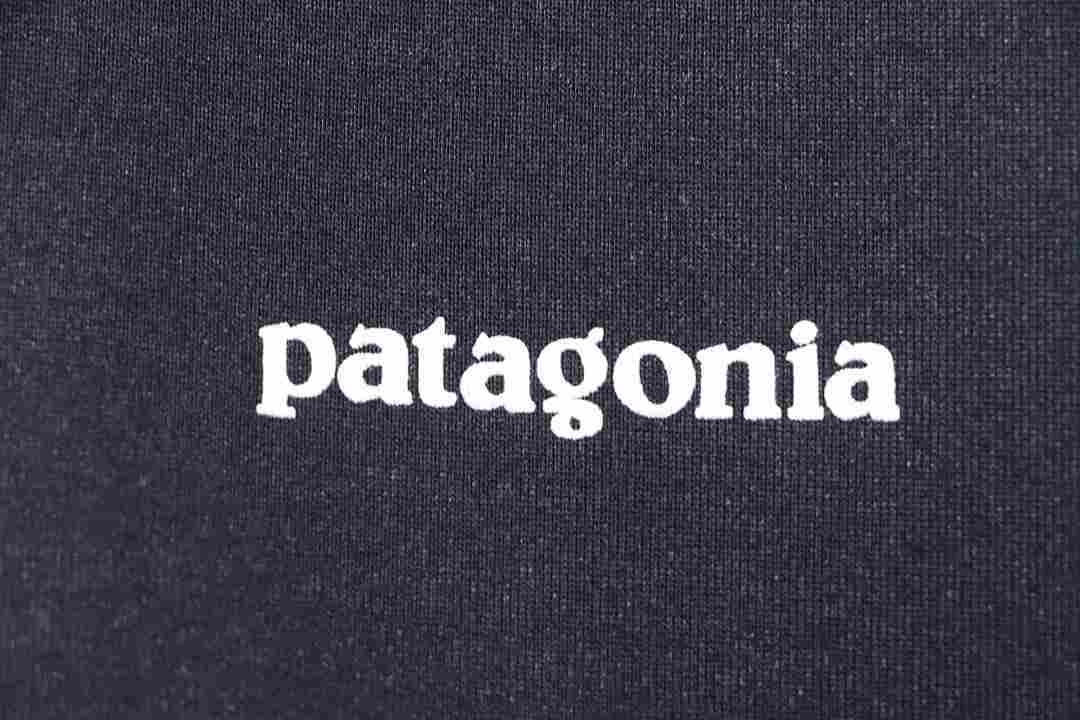      Patagonia P-6 Logo Responsibili-Tee T-Shirt - Black