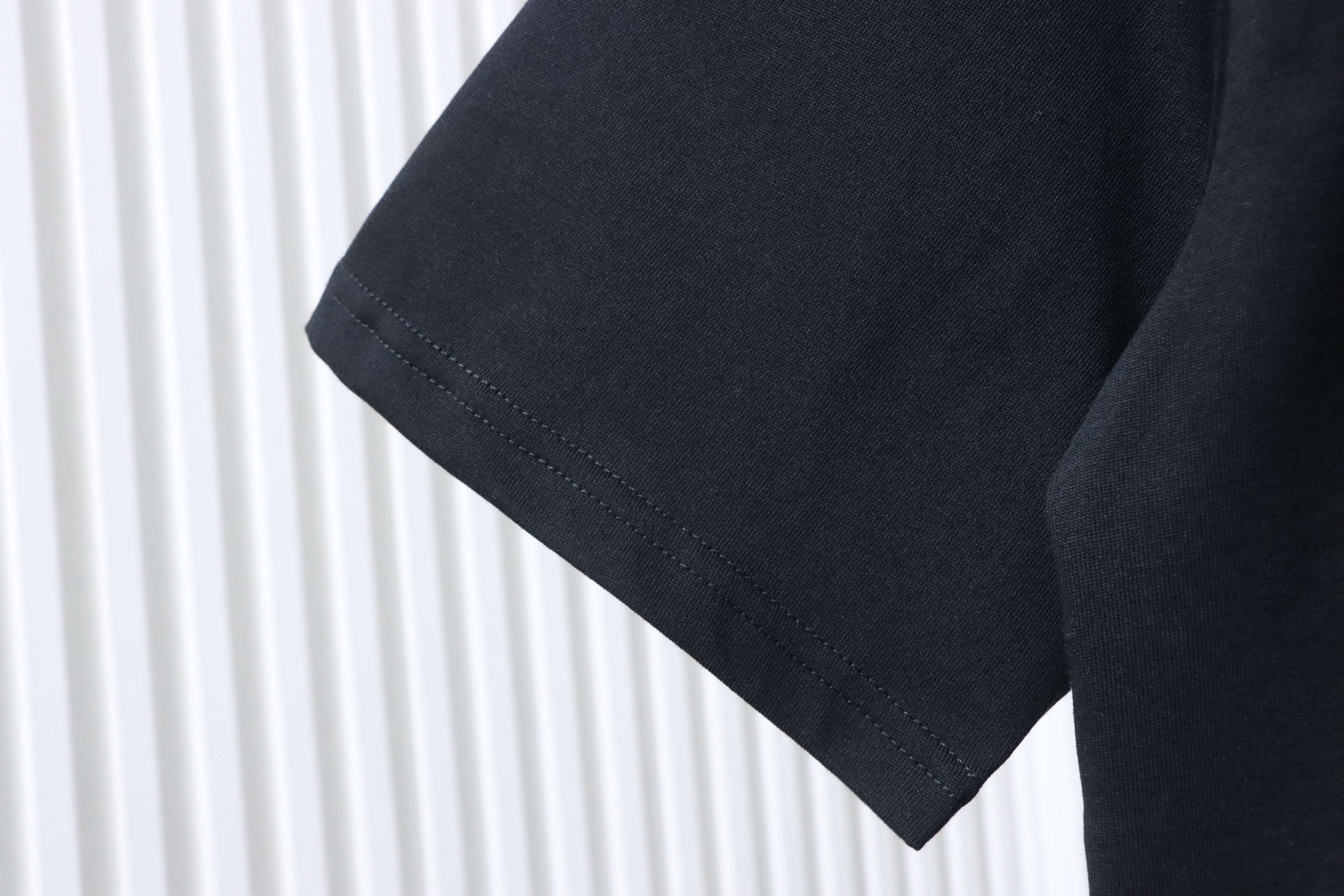     Louis Vuitton Printed T-shirts Black