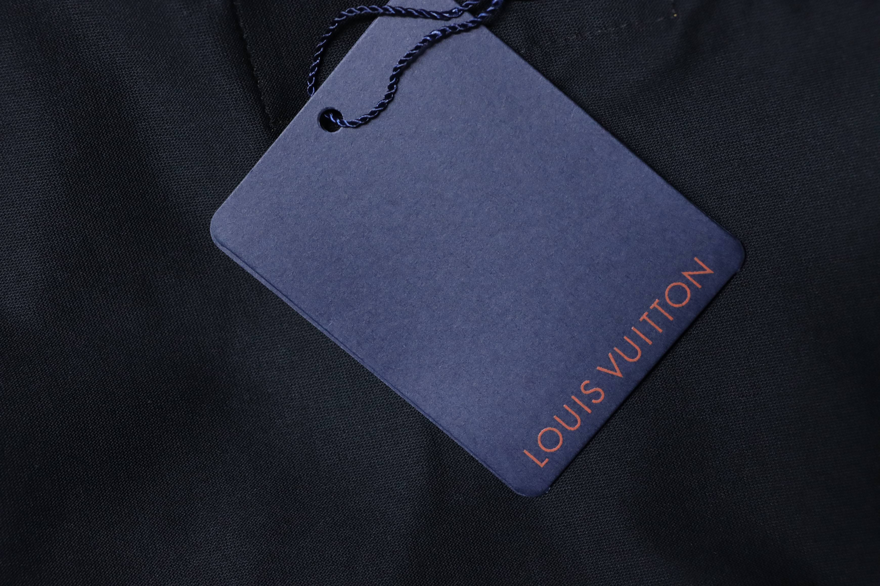     Louis Vuitton Letter T-shirt Black