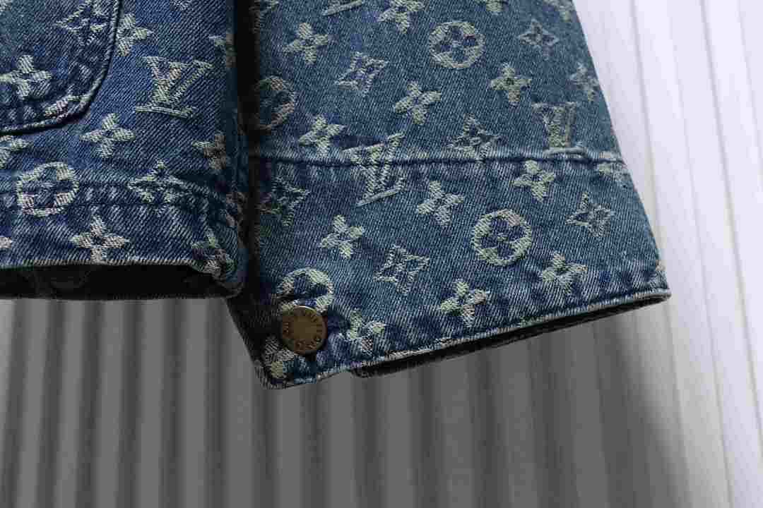    Supreme x Louis Vuitton Jacquard Denim Trucker Jacket Blue