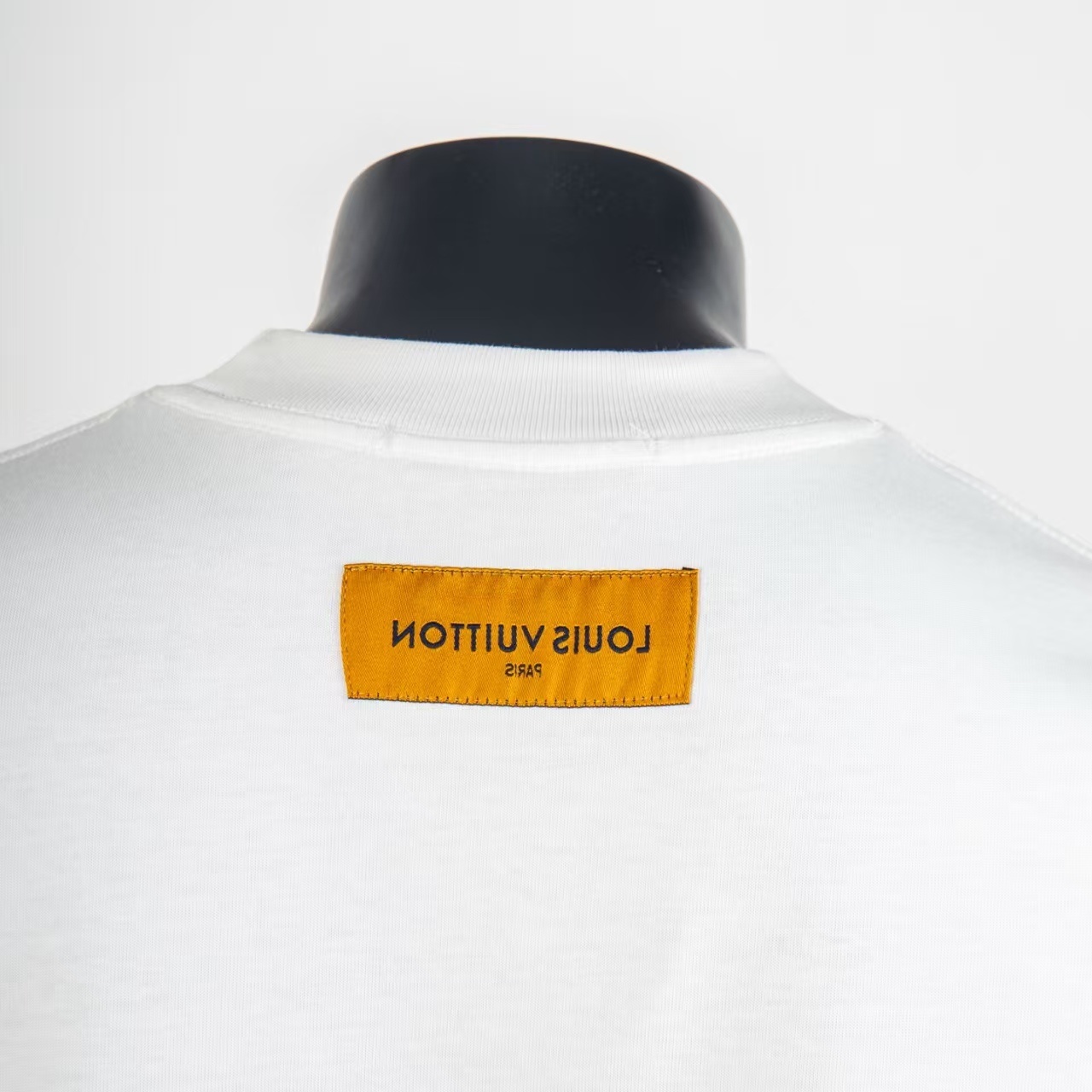     Louis Vuitton Classic White T-shirt 6027