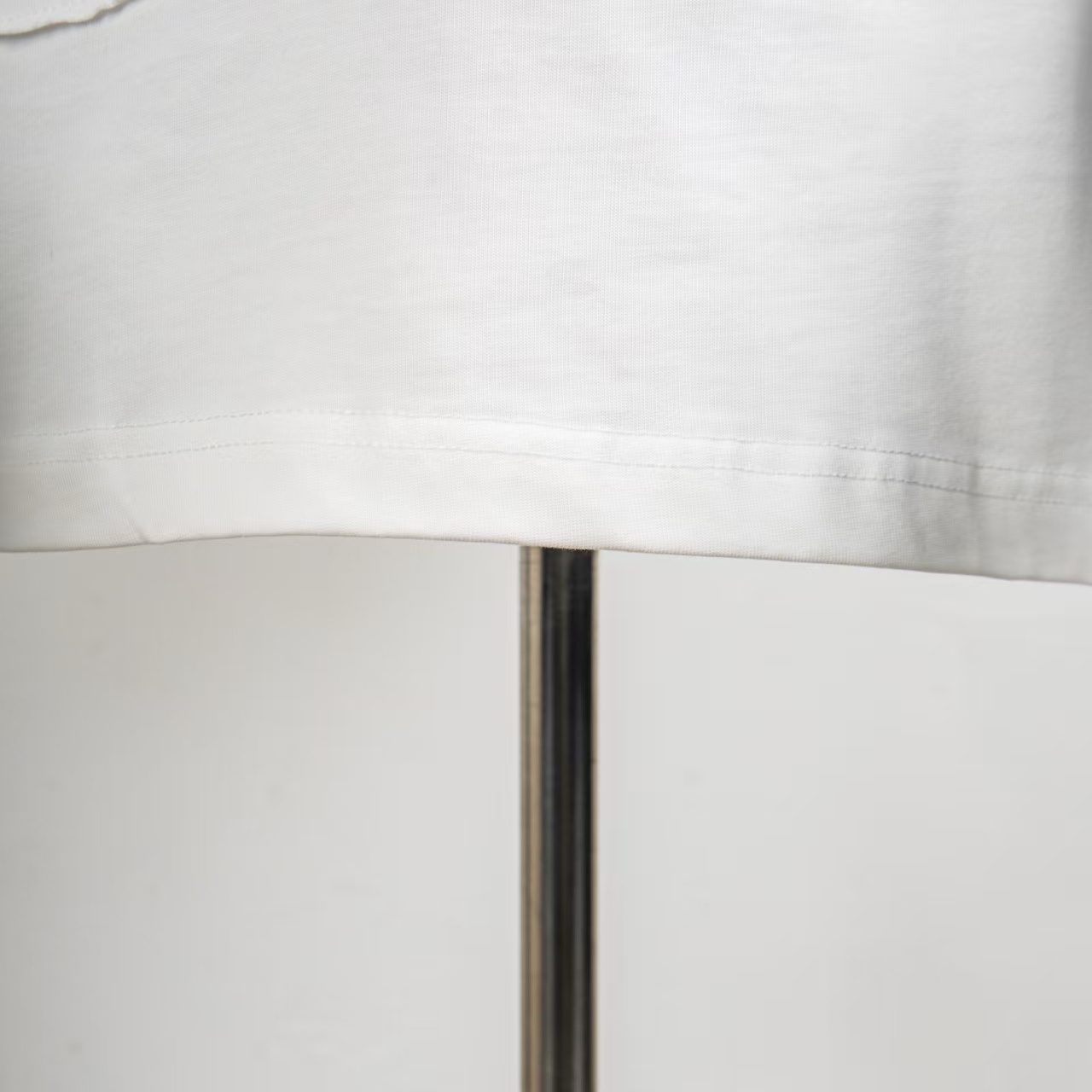     Louis Vuitton Classic White T-shirt 6027