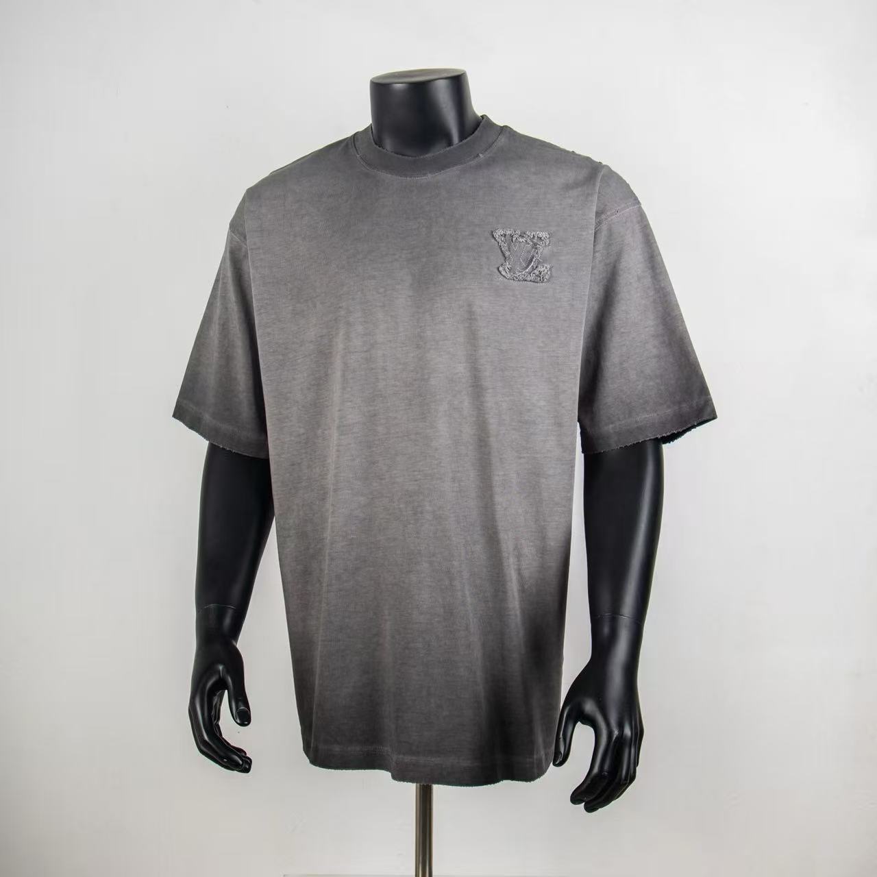     Louis Vuitton Embossed T-Shirt Grey 6004