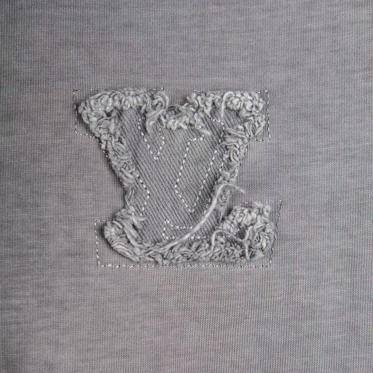     Louis Vuitton Embossed T-Shirt Grey 6004
