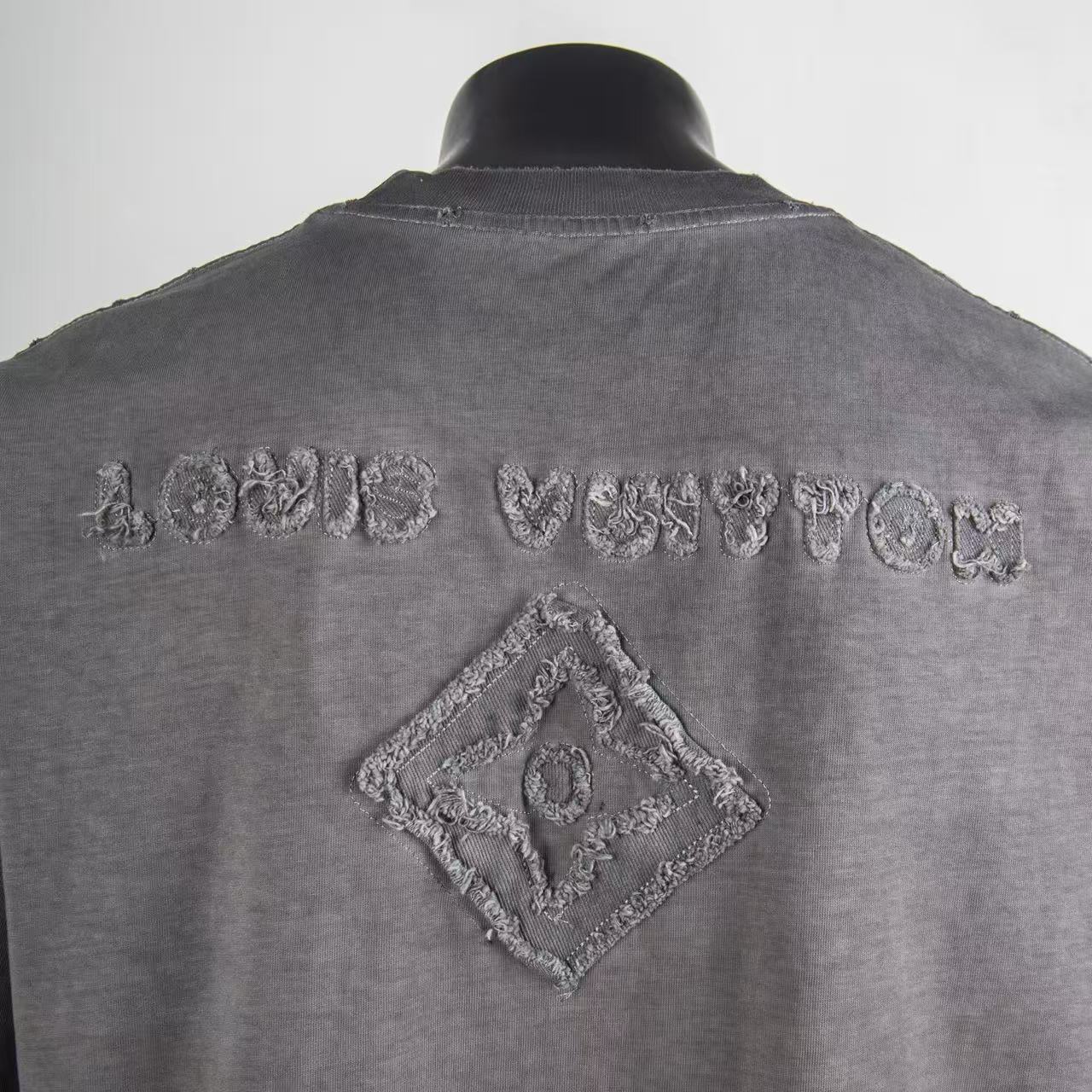     Louis Vuitton Embossed T-Shirt Grey 6004