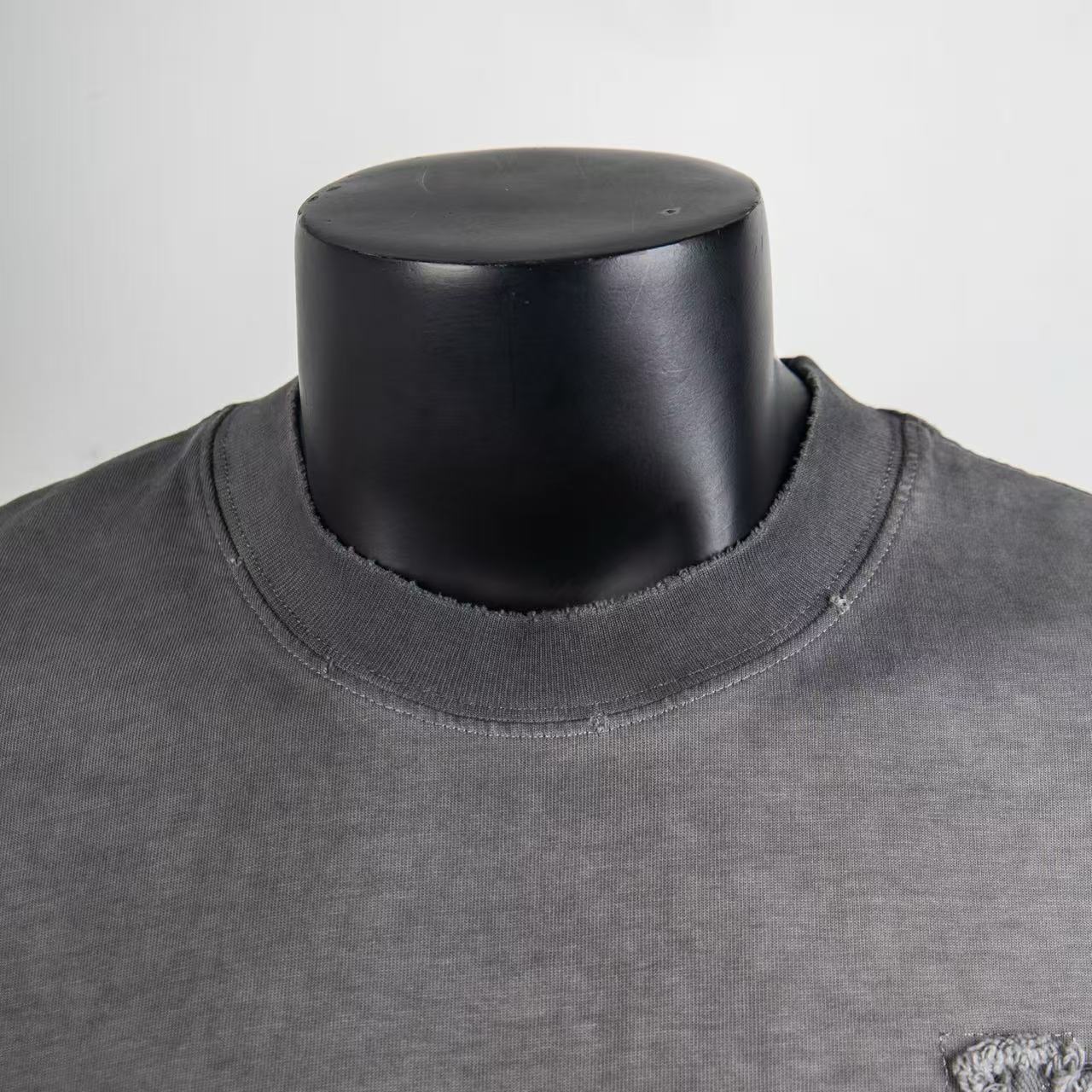     Louis Vuitton Embossed T-Shirt Grey 6004