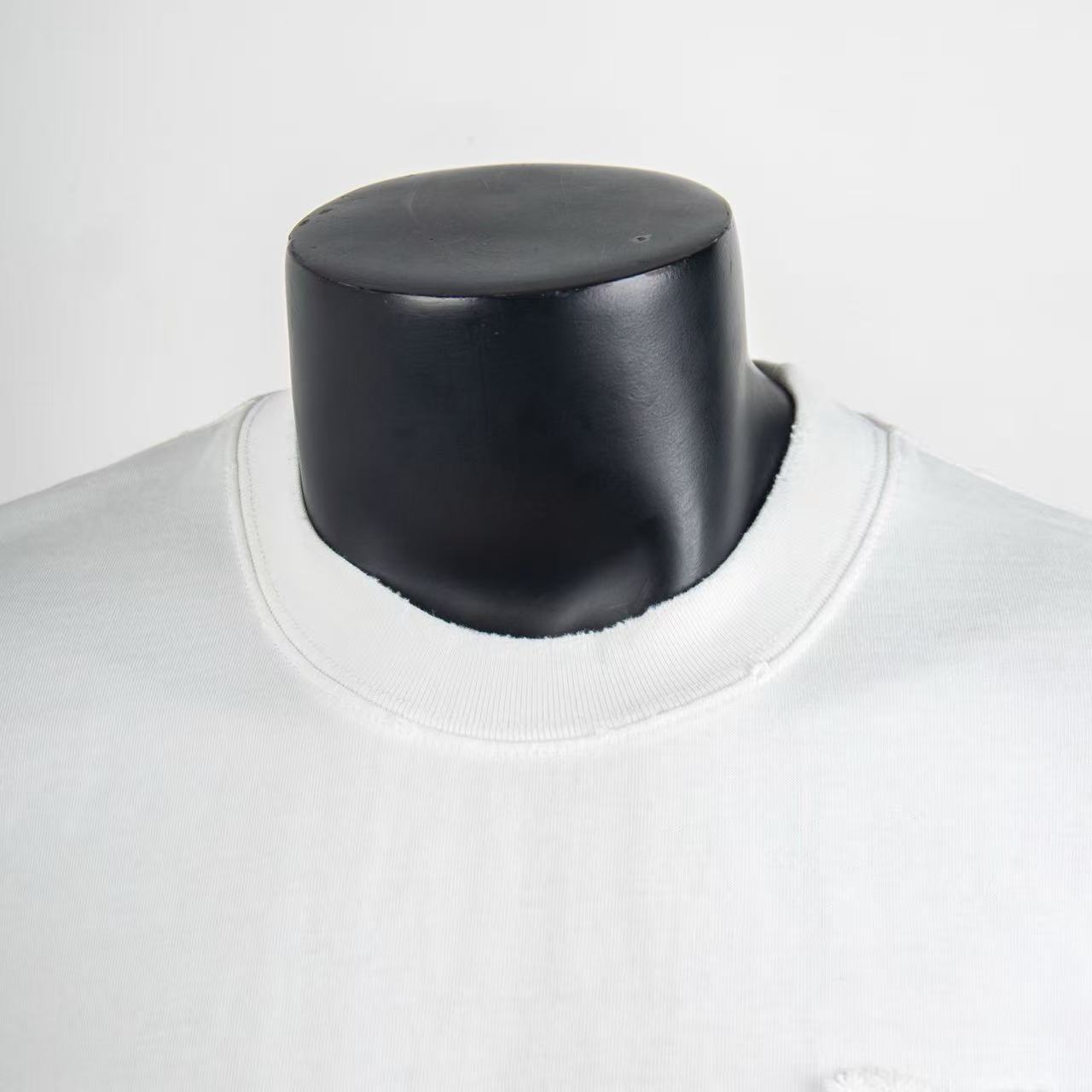     Louis Vuitton Embossed T-Shirt White 6004