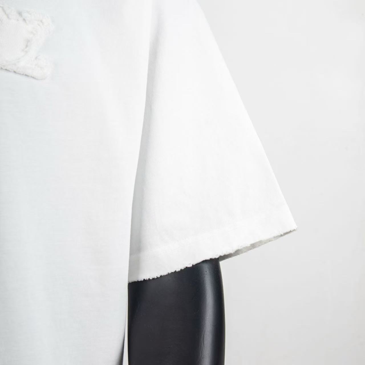     Louis Vuitton Embossed T-Shirt White 6004