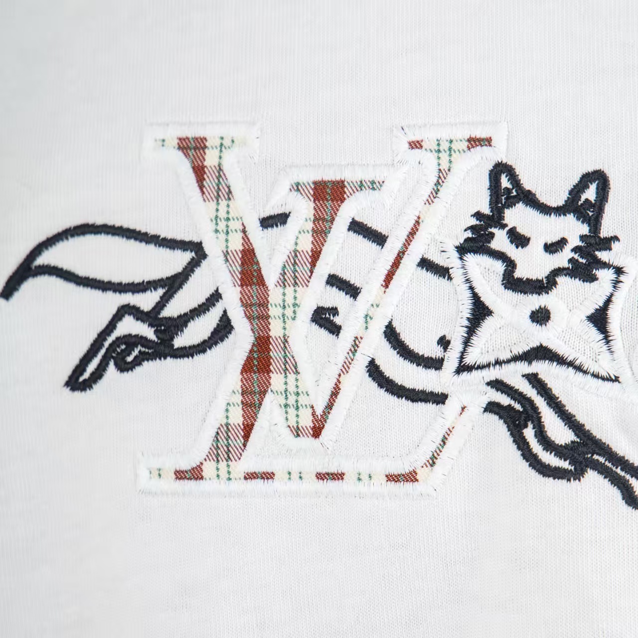    Louis Vuitton Embossed T-Shirt White 6038