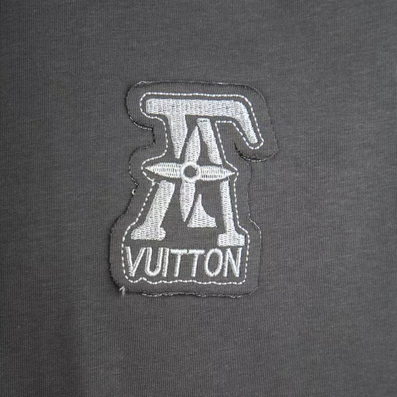     Louis Vuitton Lovers T-shirt Grey 6024