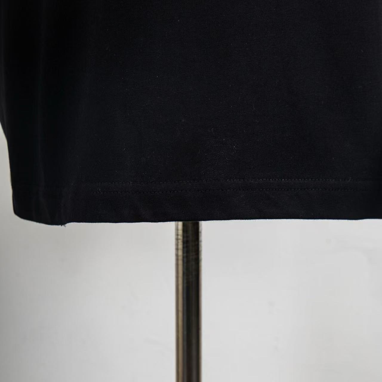     Louis Vuitton Printed T-shirt Black 6005