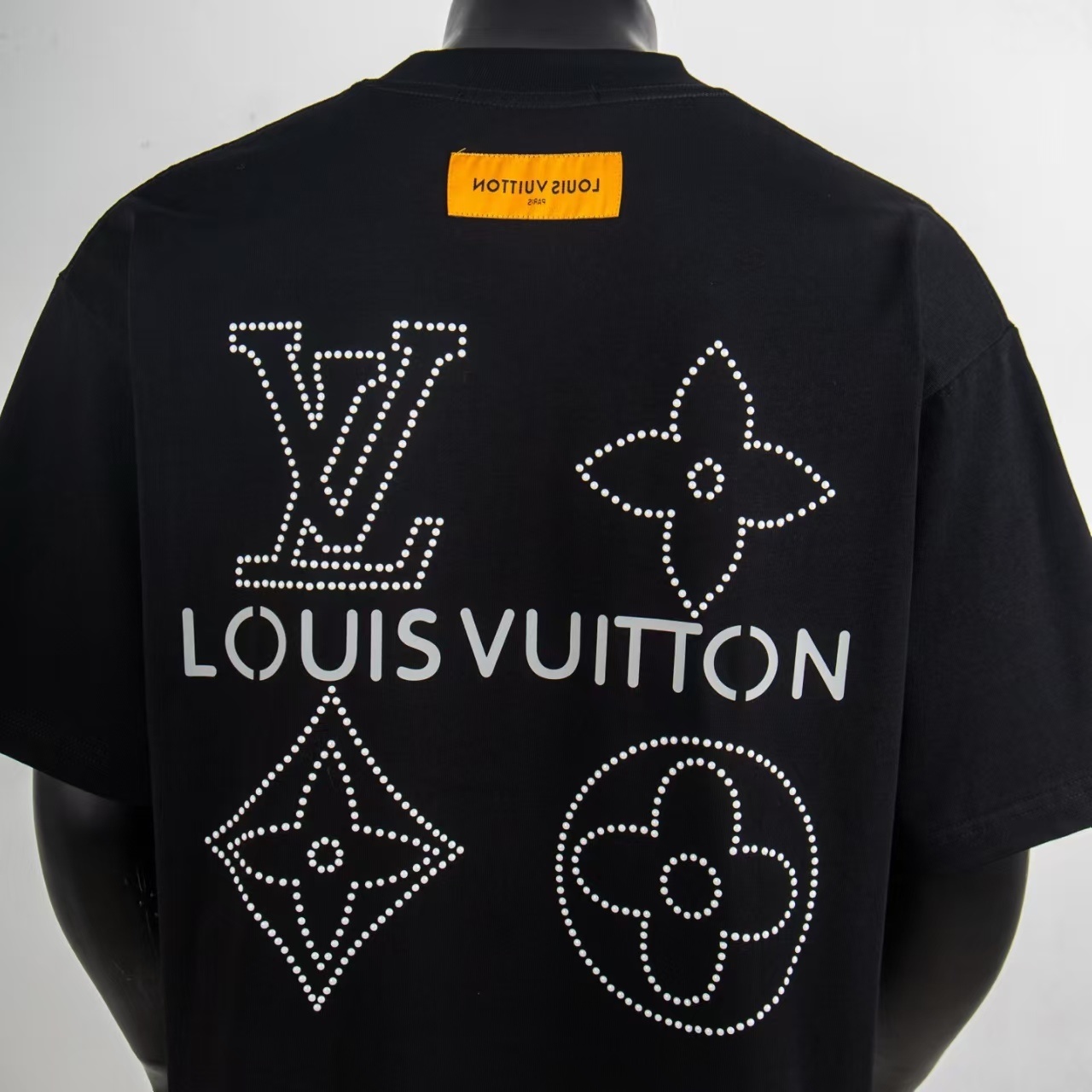     Louis Vuitton Printed T-shirt Black 6026