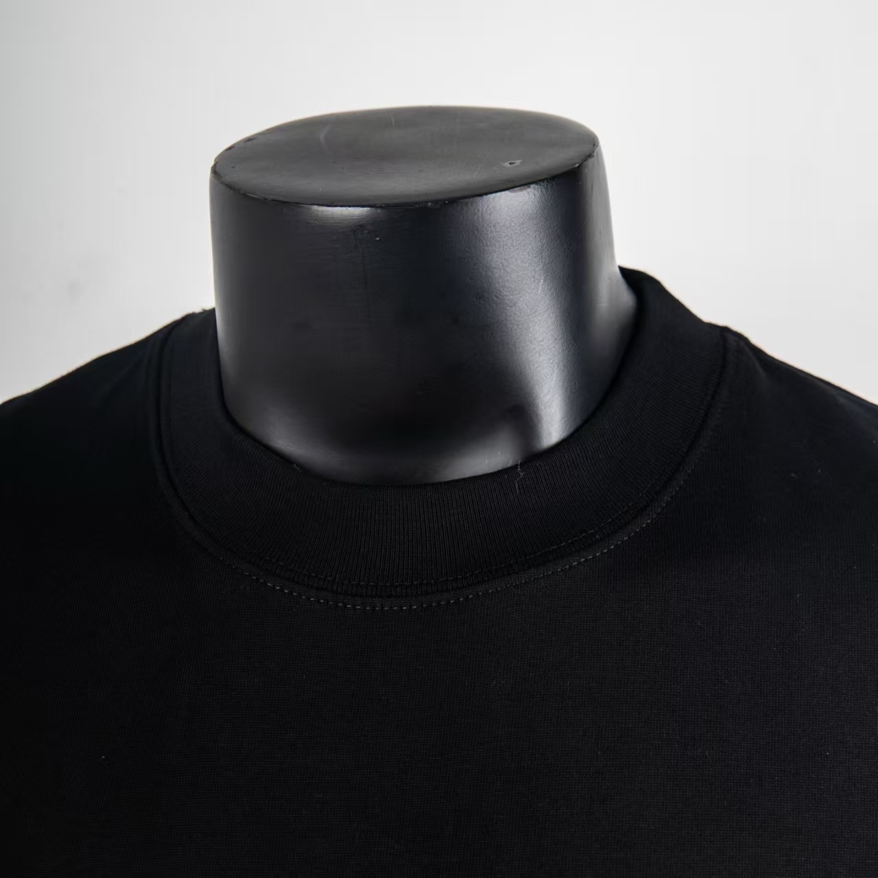     Louis Vuitton Printed T-shirt Black 6026