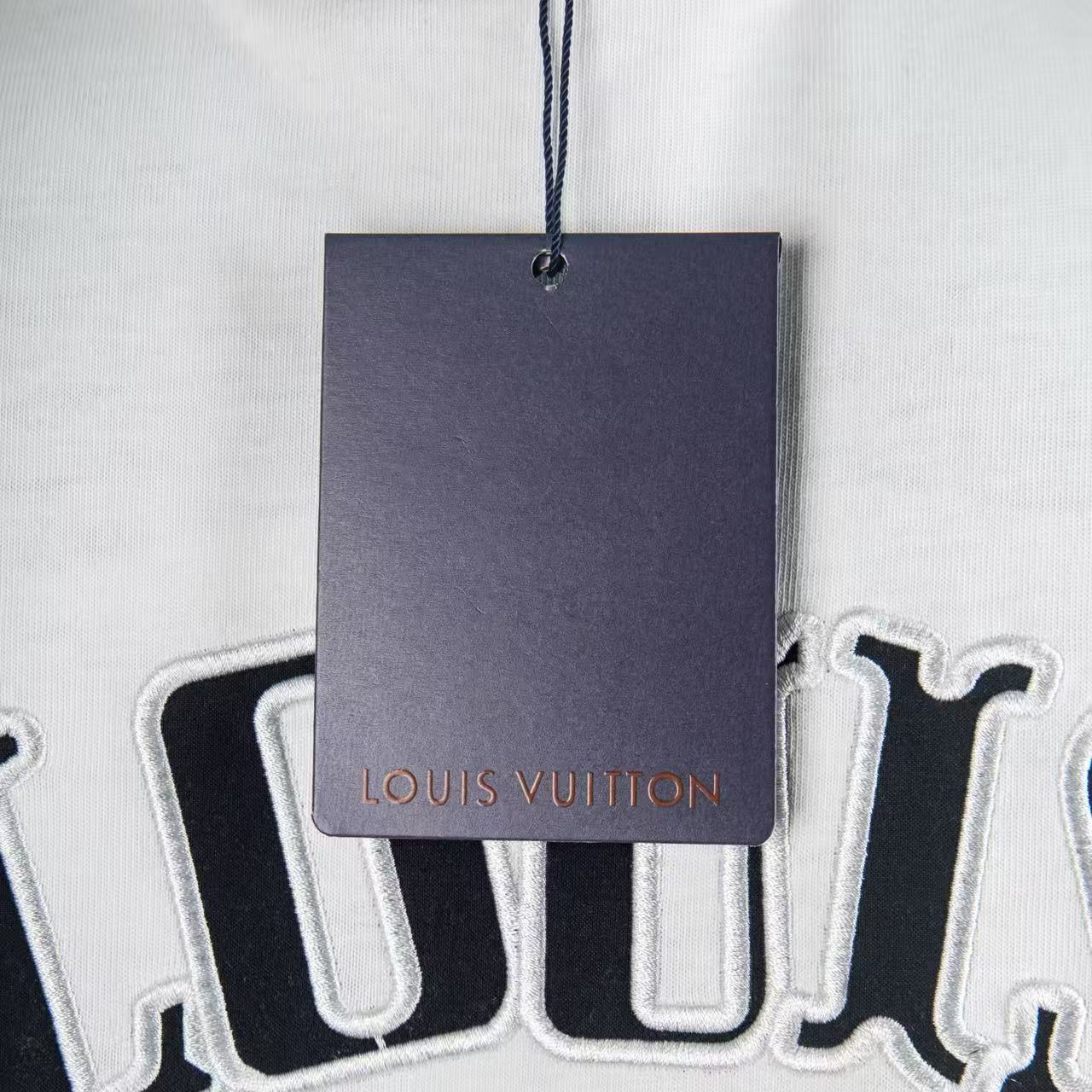     Louis Vuitton Printed T-shirt White 6005