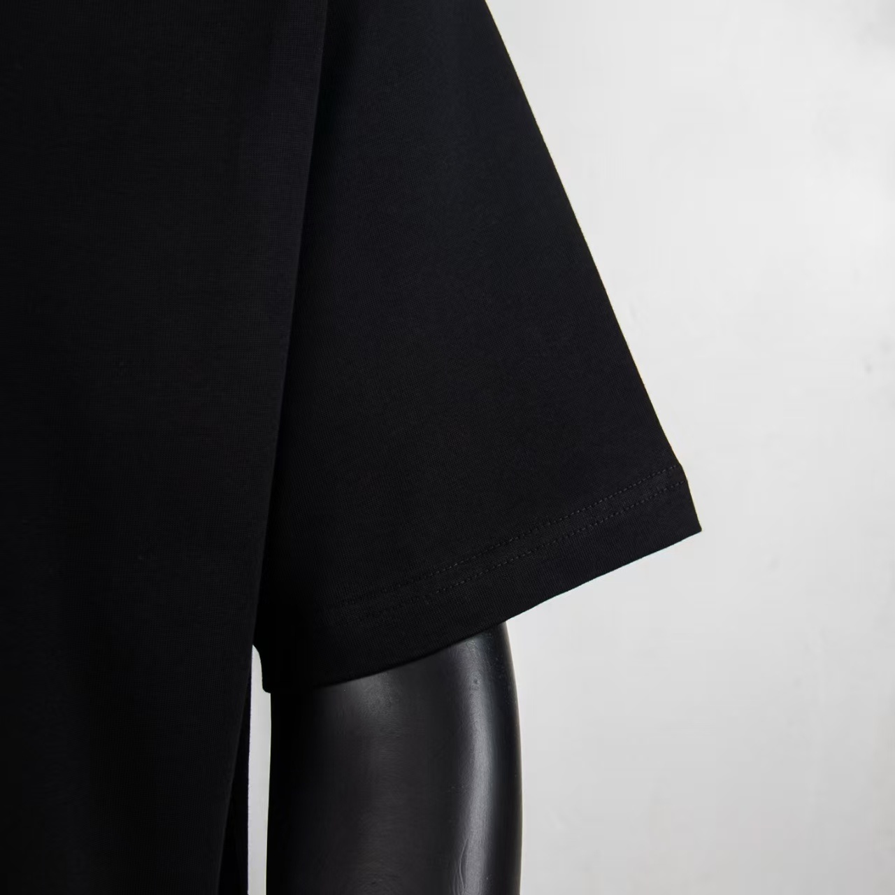     Louis Vuitton Embossed T-Shirt Black 6023