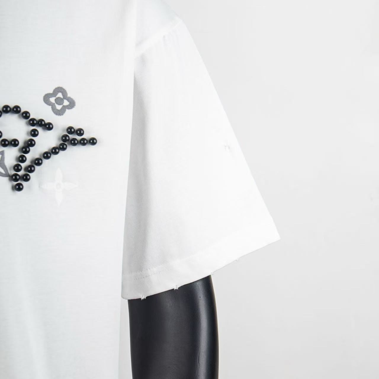     Louis Vuitton Embellished Signature T-Shirt White 6012