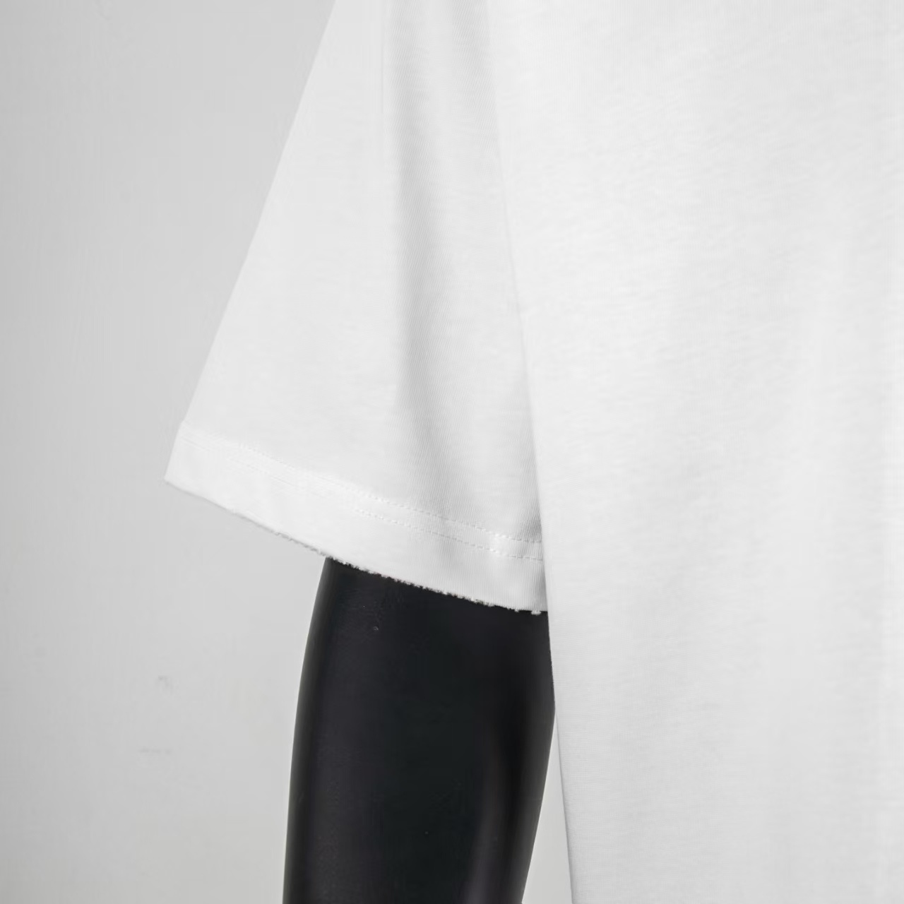     Louis Vuitton Embellished Signature T-Shirt White 6019