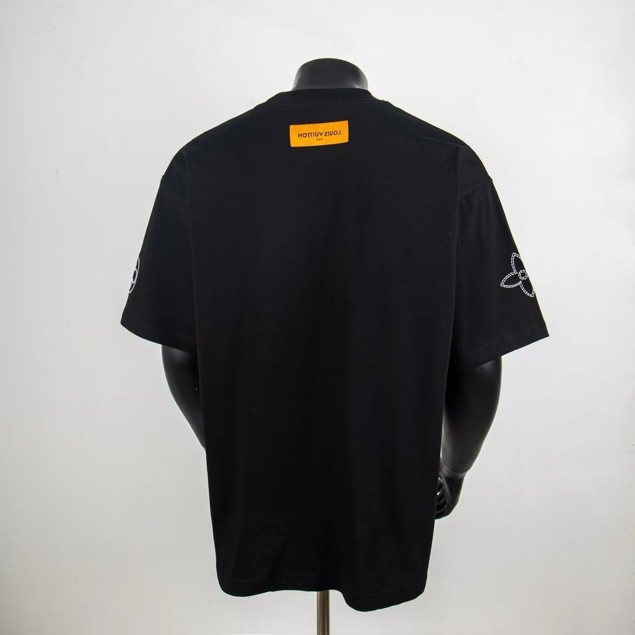     Louis Vuitton Embossed T-Shirt Black 6013