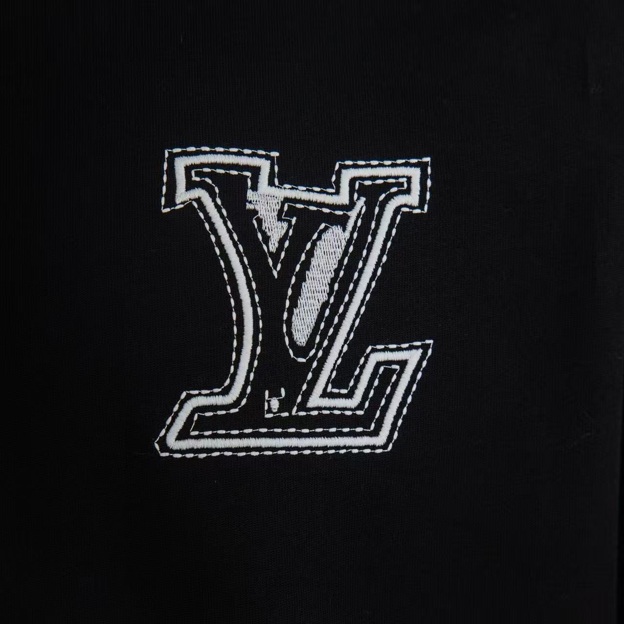     Louis Vuitton Embossed T-Shirt Black 6013