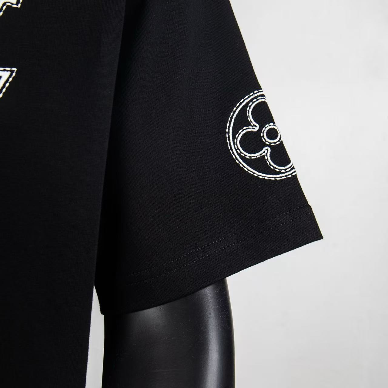     Louis Vuitton Embossed T-Shirt Black 6013