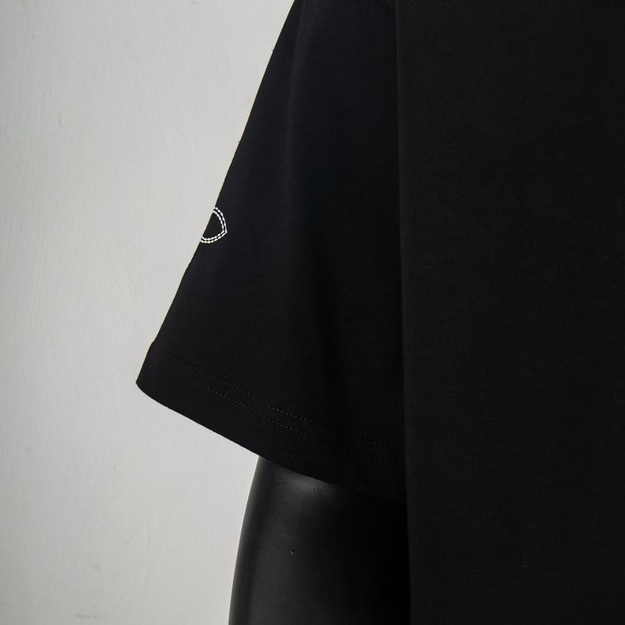     Louis Vuitton Embossed T-Shirt Black 6013