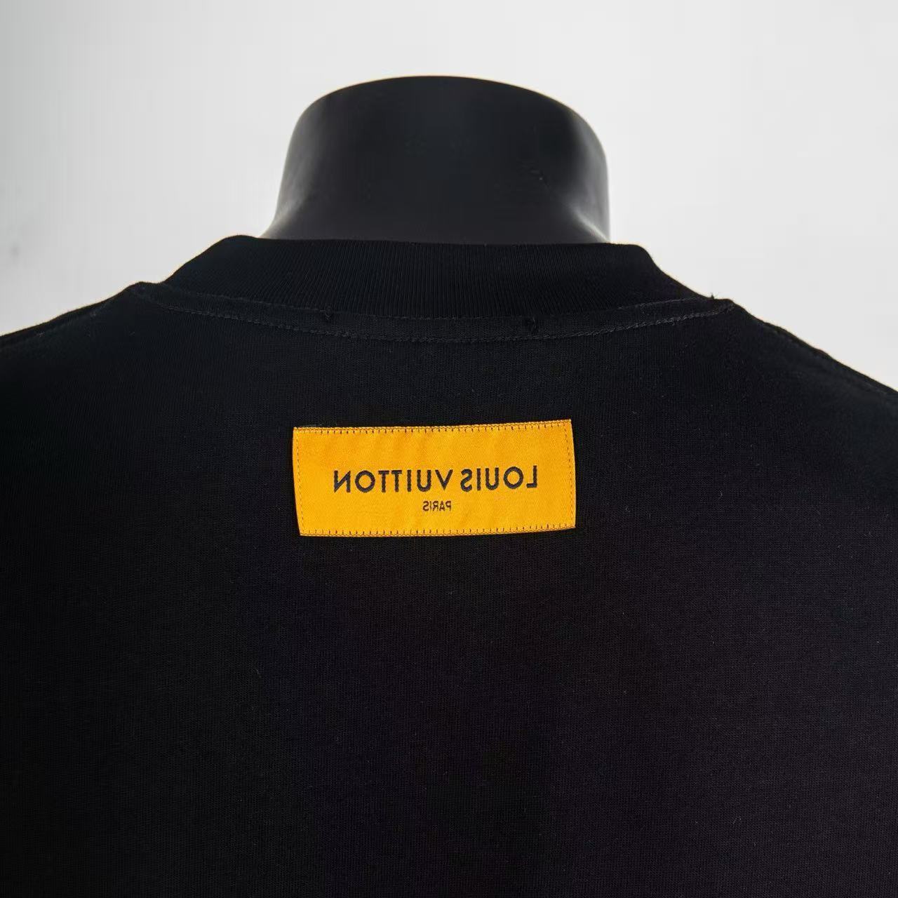     Louis Vuitton Embossed T-Shirt Black 6013