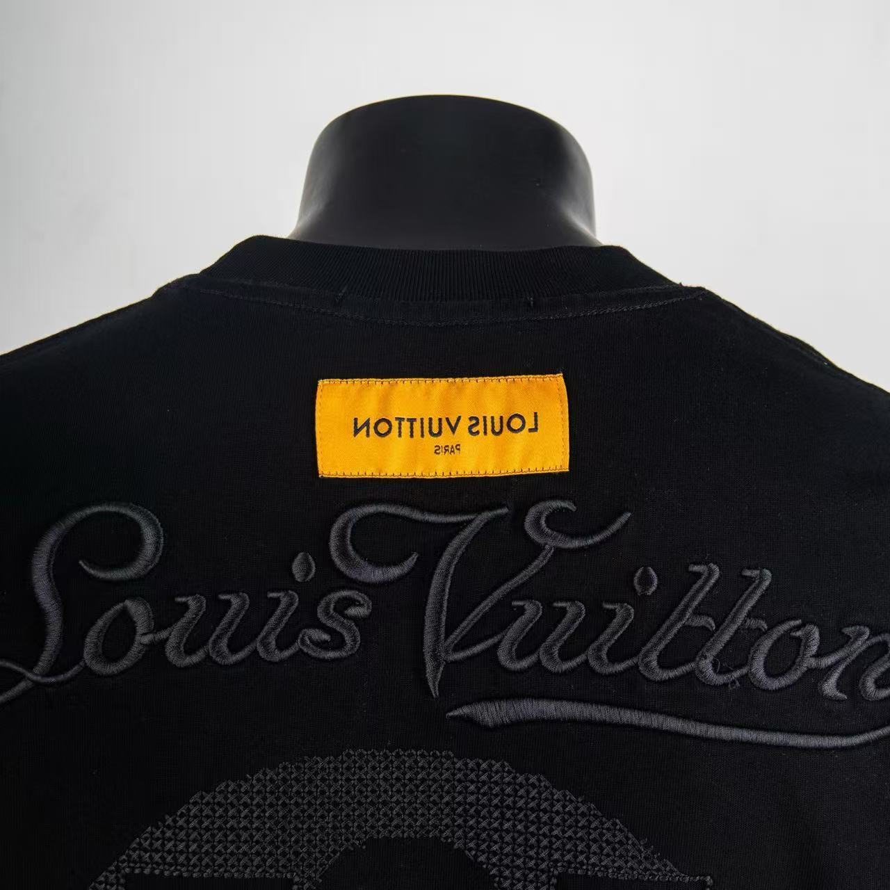     Louis Vuitton Embossed T-Shirt Black 6016