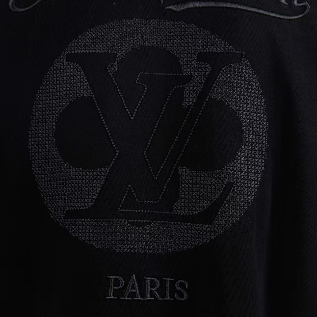     Louis Vuitton Embossed T-Shirt Black 6016