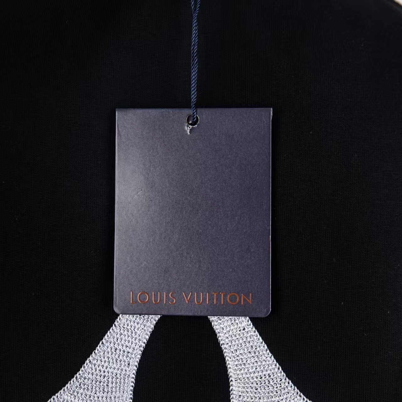    Louis Vuitton Embossed T-Shirt Black 6018