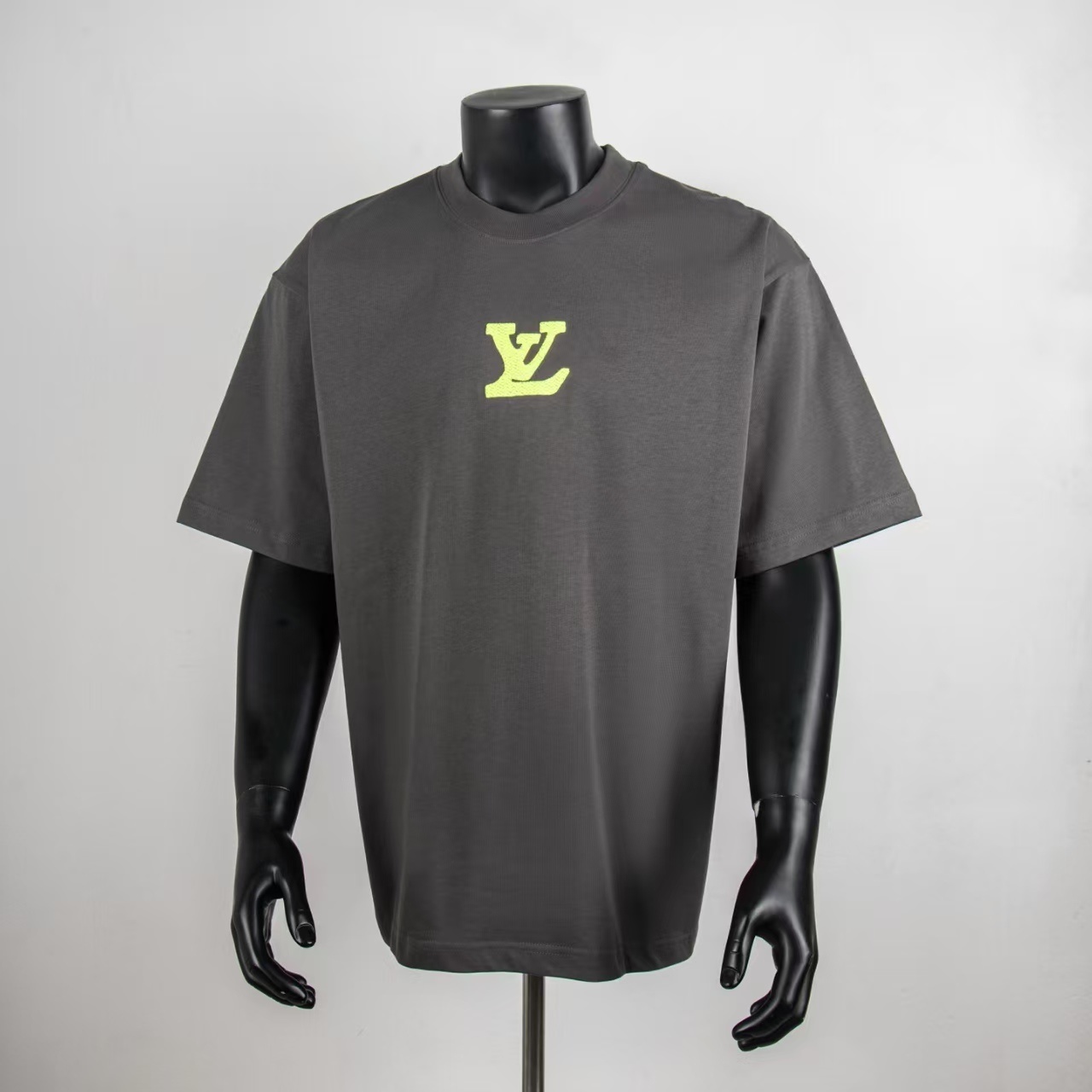     Louis Vuitton Embossed T-Shirt Black 6021