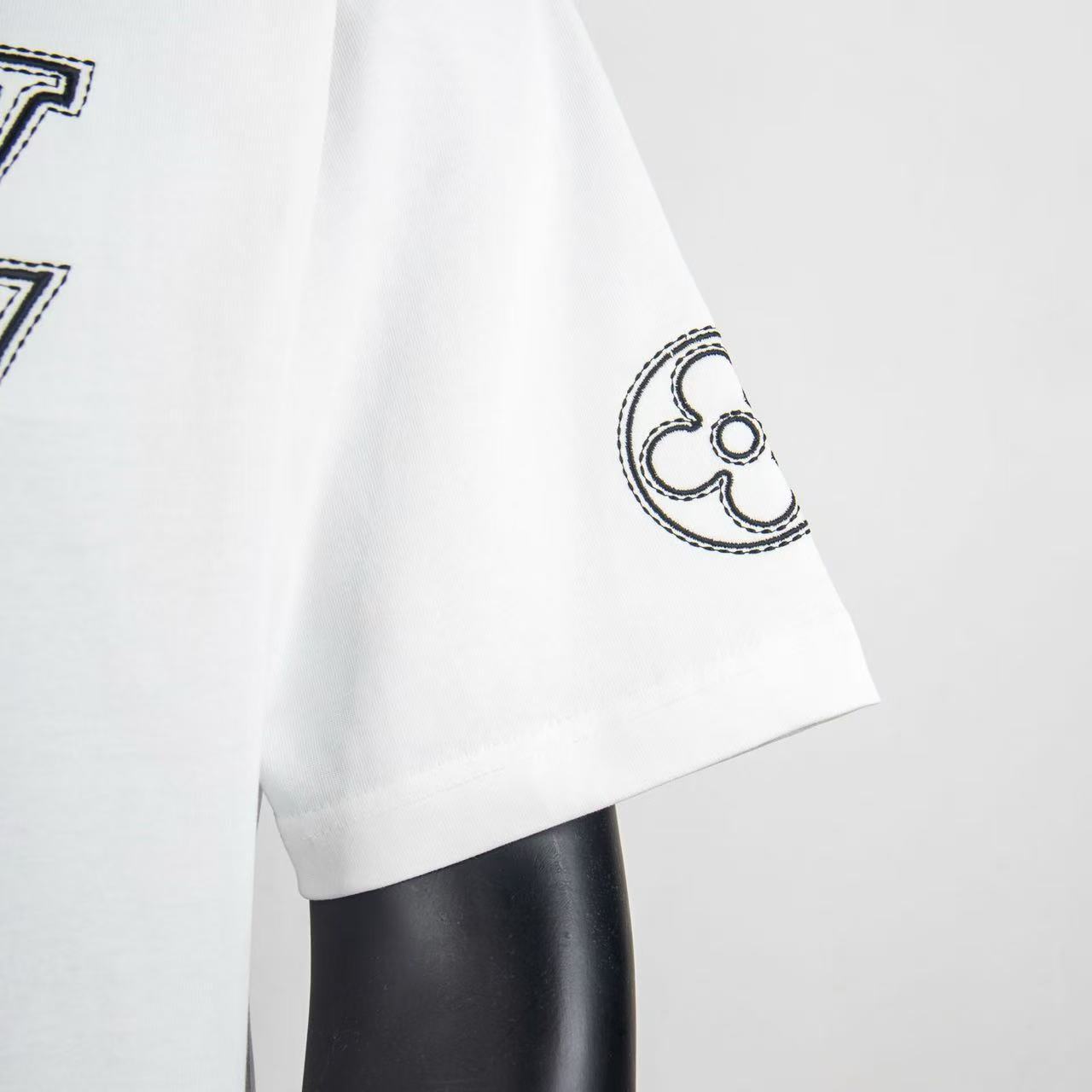     Louis Vuitton Embossed T-Shirt White 6013
