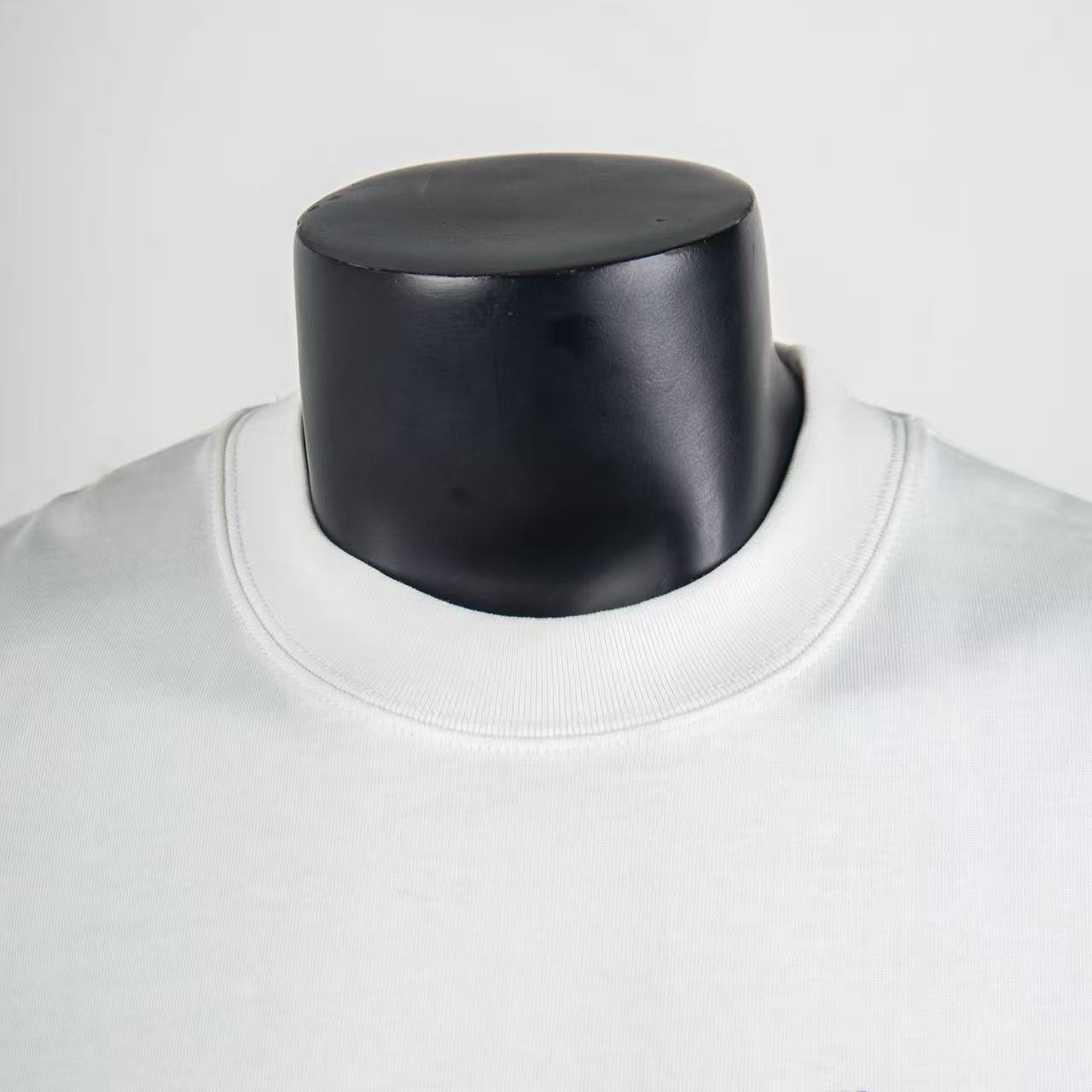     Louis Vuitton Embossed T-Shirt White 6013